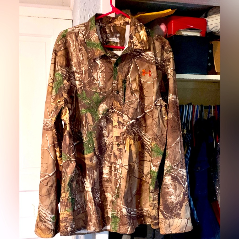 Under armor, real tree camouflage button up shirt, large/extra large.